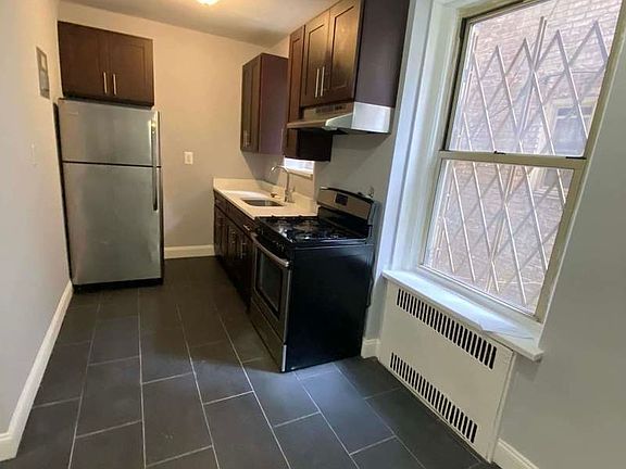 4th image of 40 Woodruff Ave #1B