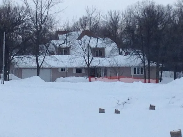 224 Hawthorne Ave, Devils Lake, ND 58301