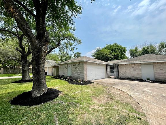 2nd image of 10310 Oak Acres Dr