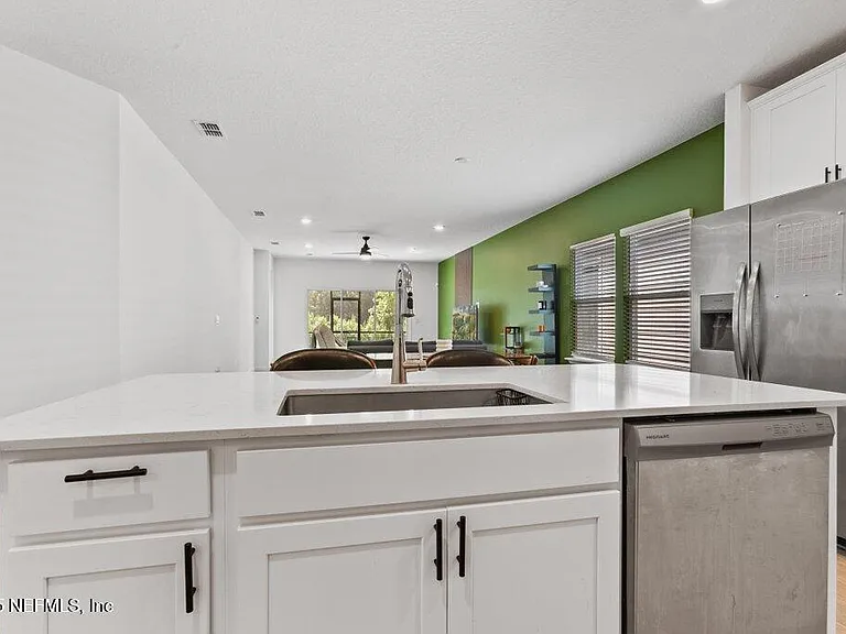 9719 Giada Dr — Photo 12