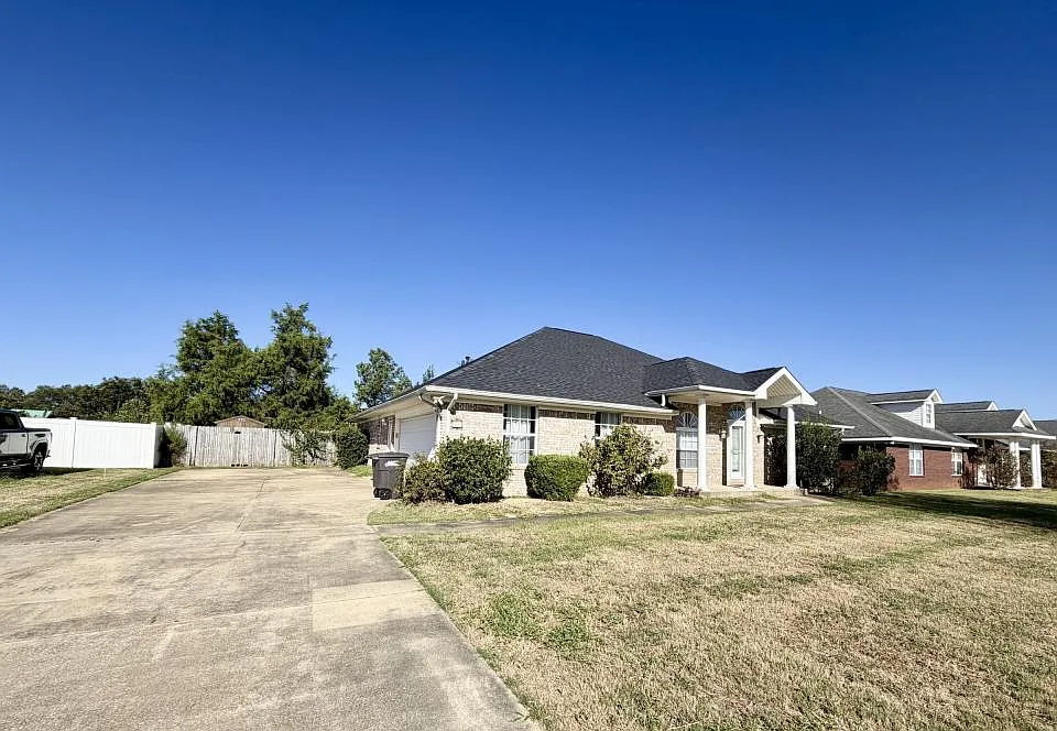 69 Hannah Rd