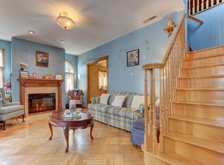 21 Sunset Rd, Massapequa, NY 11758