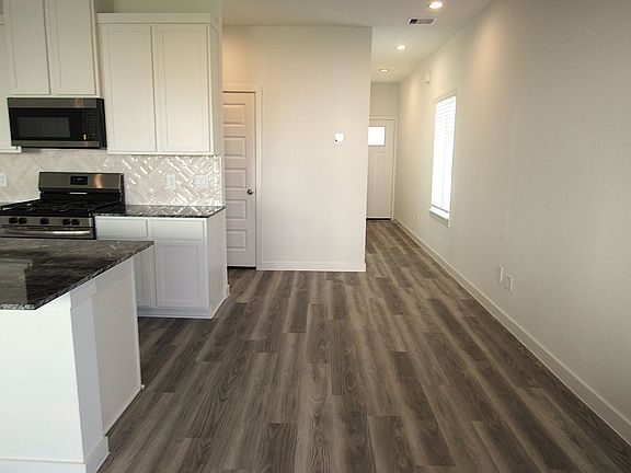 5th image of 2807 Glengary River Way