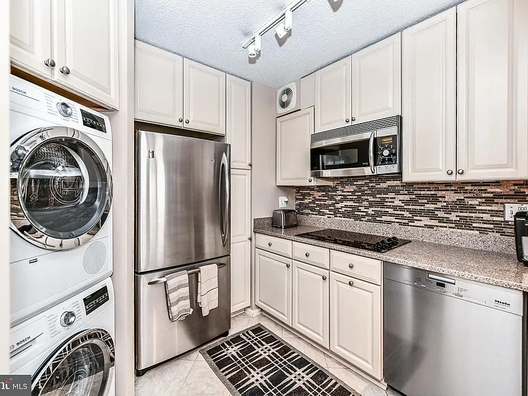 900 N Stafford St #1410 — Photo 14