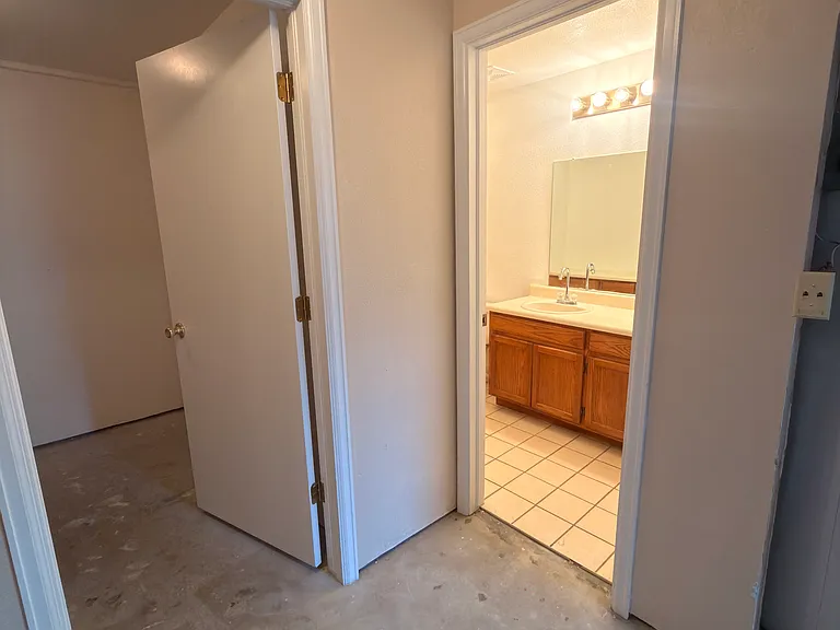 20917 E 44th Ave — Photo 31