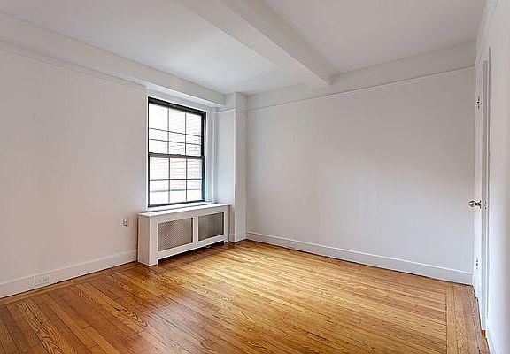 5th image of 15-17 Park Ave #7B