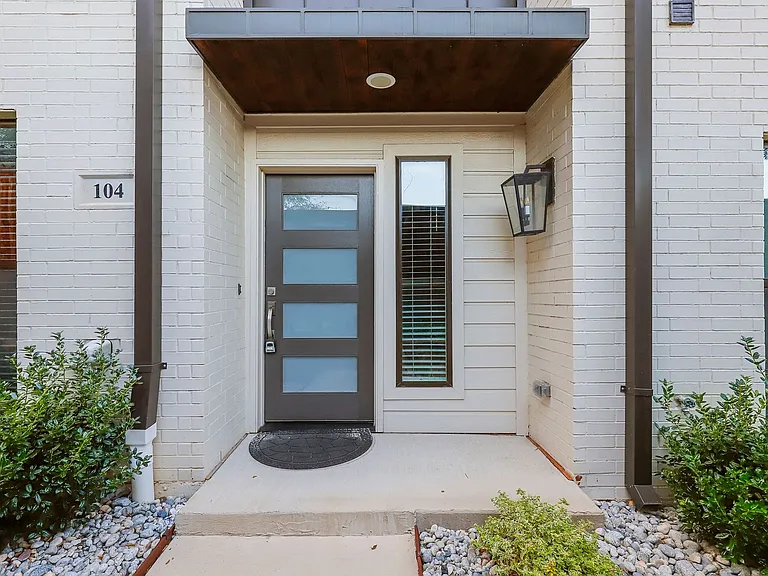 2733 Merrimac St #104 — Photo 1