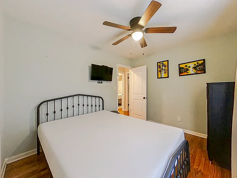 1117 Eisenhower Dr — Photo 17