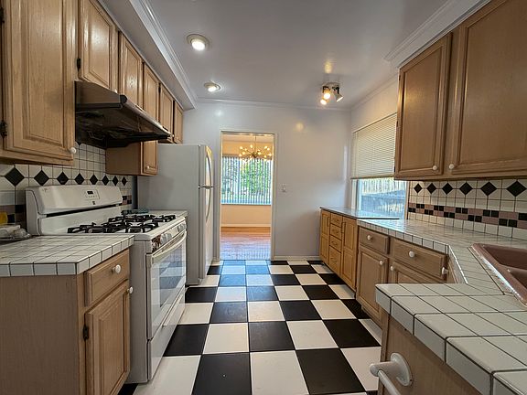 2nd image of 1107 Manley Dr