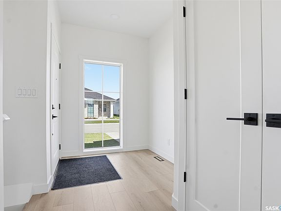4th image of 720 Brighton Boulevard #20