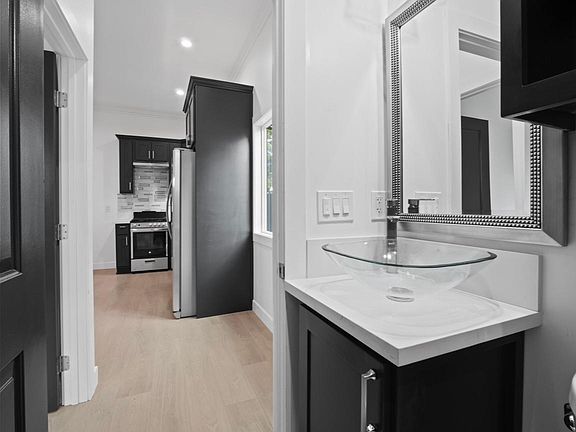 2nd image of 7415 De Celis Pl