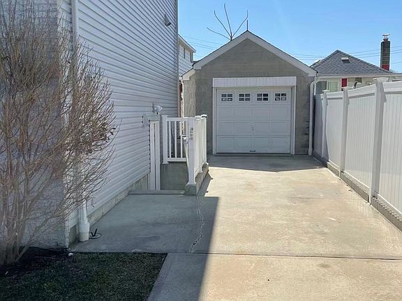 2nd image of 752 New Dorp Ln #1