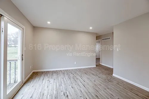 1103 E Sea Ave Photo 1