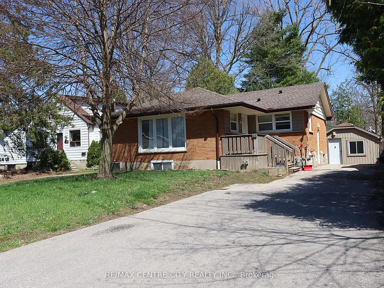 83 Britannia Ave — Photo 3