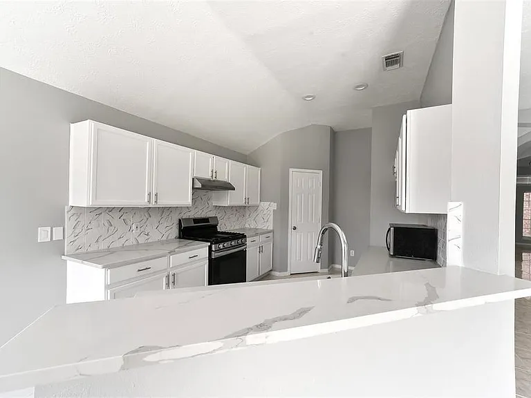 1211 Peacham Ct — Photo 9