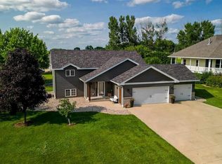 206 Smith St NW, Mapleton, MN 56065