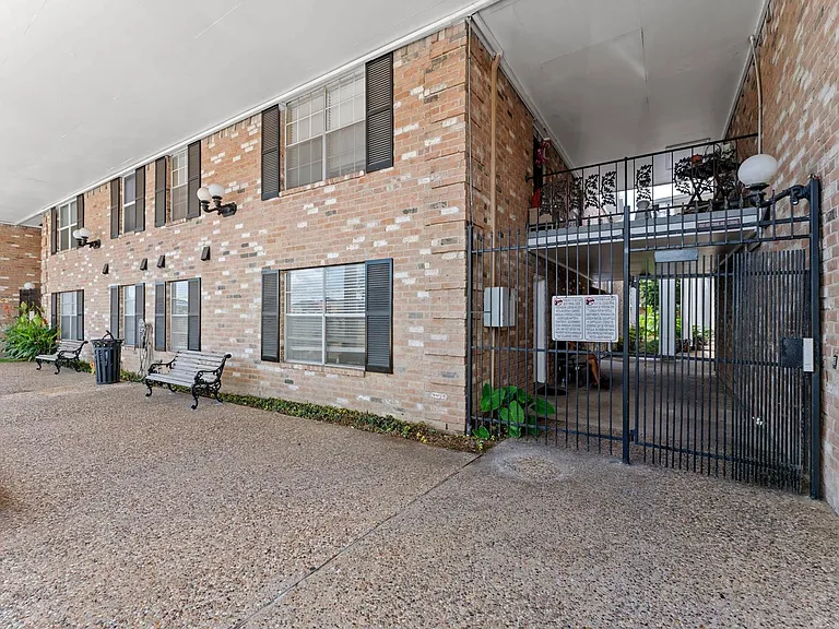 3535 Nasa Road 1 Pkwy #85 — Photo 36