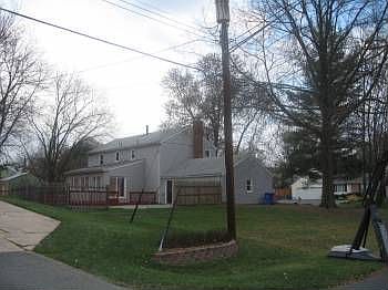 3rd image of 15000 Bauer Dr