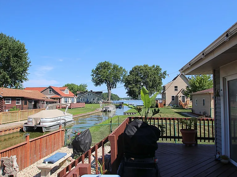 32 Lakeside Ln — Photo 18