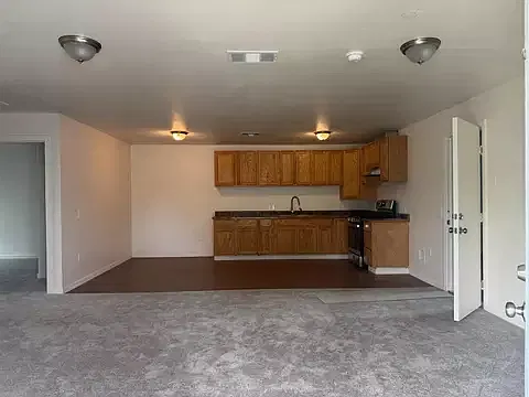 2 bed, 1351 sqft, $2,200 — Photo 4