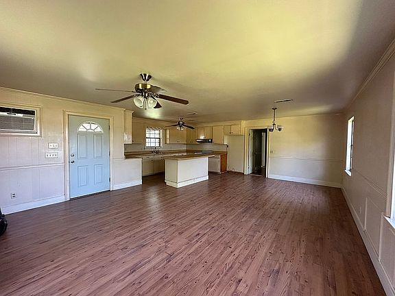 Family/Dining W/ Kitchen