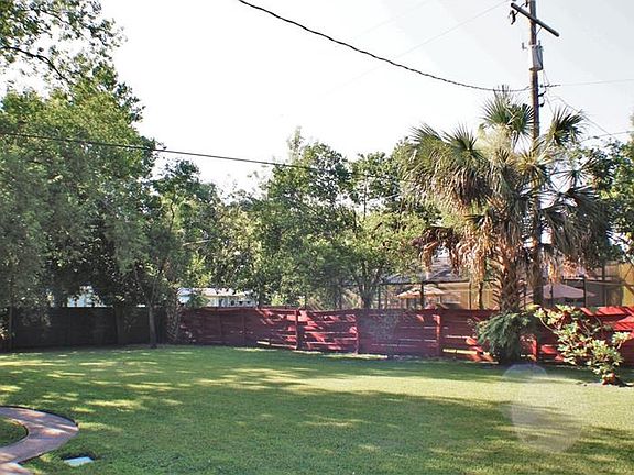 3rd image of 3920 Wren Ln