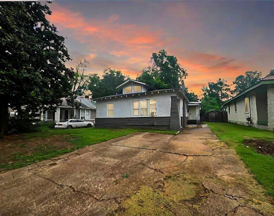 1st image of 1320 Faxon Ave