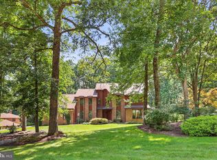 1990 Shulton Dr, York, PA 17406