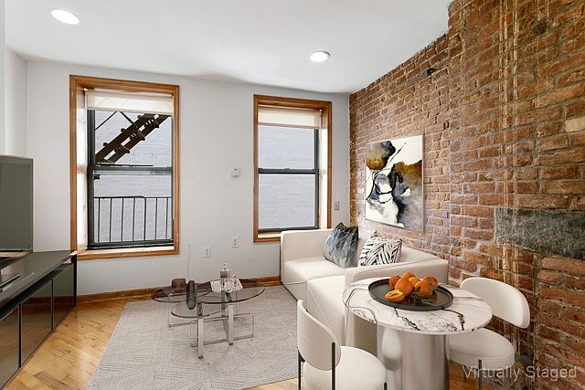 1st image of 120 Orchard St APT 10