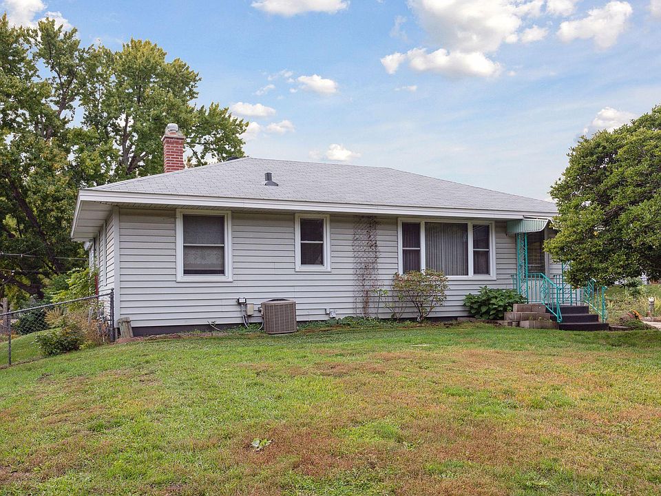 1st image of 352 Sandhurst Dr W