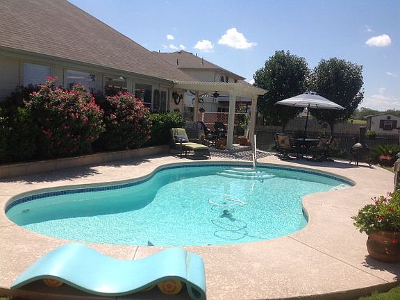 2nd image of 2480 Medina Dr