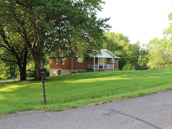 3rd image of 4027 Sussex Dr