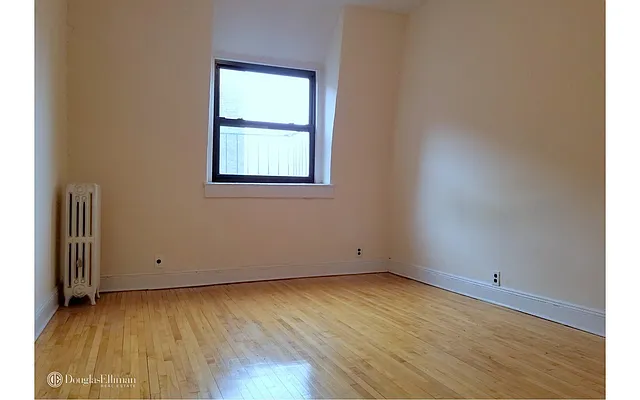 Rented by Douglas Elliman | media 19