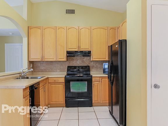 5th image of 12921 SW 15th Mnr