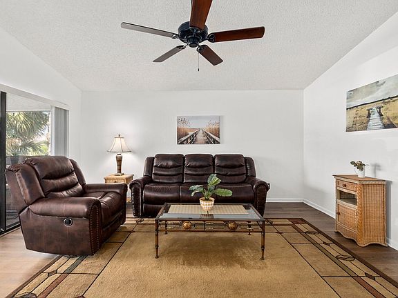 5th image of 1271 SE Parkview Place #H-12