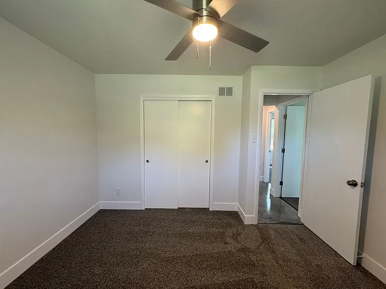 6550 S Old Village Rd — Photo 29