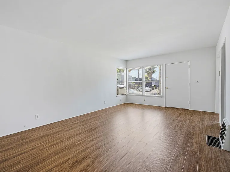 321 W Alameda Ave — Photo 3
