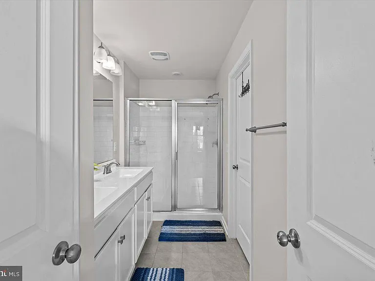 15 Morley Blvd — Photo 32