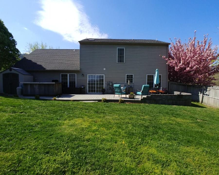 2nd image of 7623 Peebles Ln