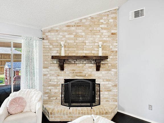 5th image of 2032 Spicewood Rd