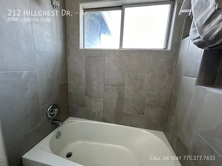 212 Hillcrest Dr #4 — Photo 9