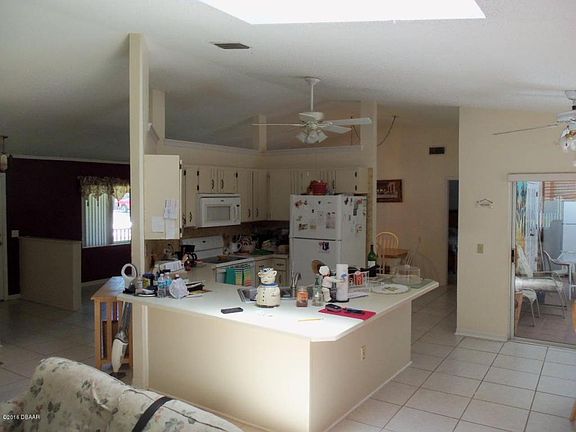5th image of 8 Oak Brook Dr