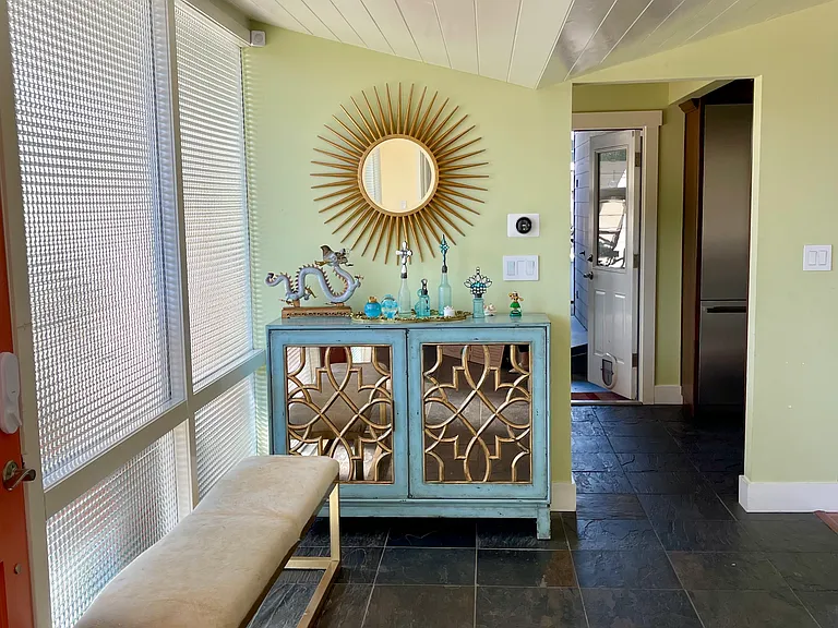 34 Hollins Dr — Photo 12