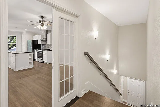1 bed, 1.0 bath, 922 sqft, $1,650 — Photo 3