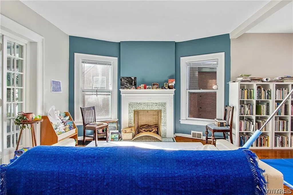 117 Bidwell Pkwy — Photo 2