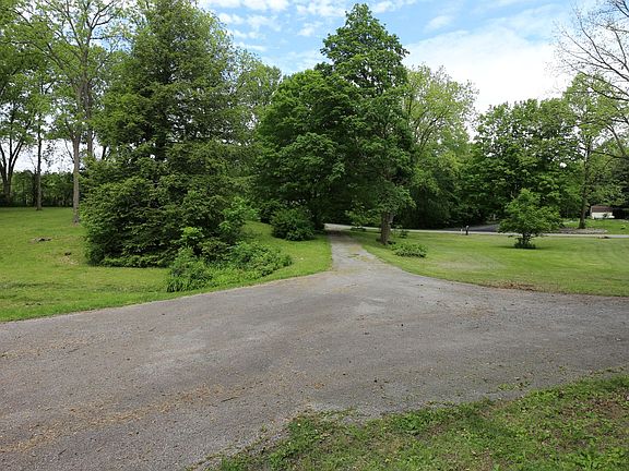2nd image of 2137 W County Road 400 N