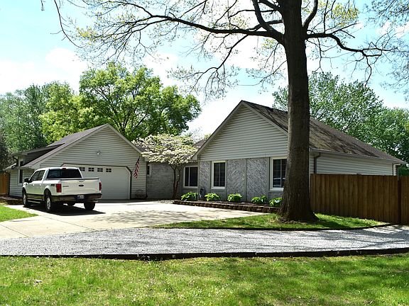 2nd image of 2370 Woodland Trce