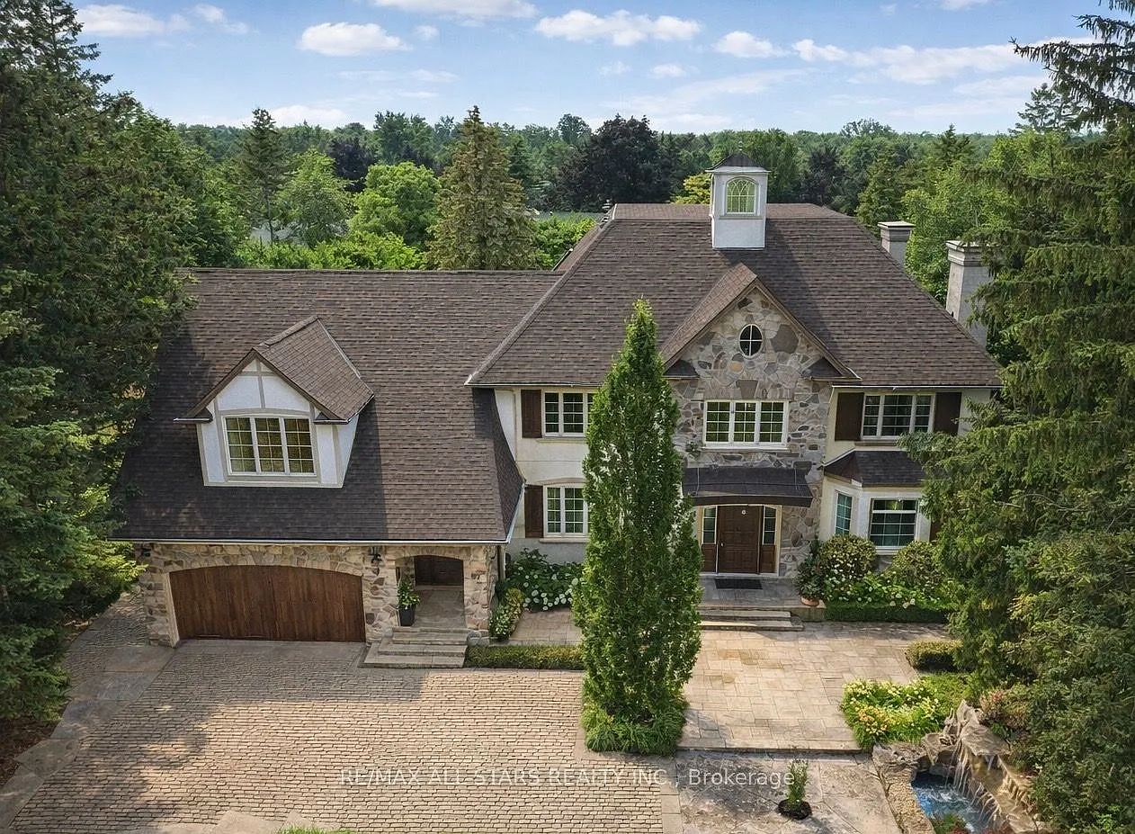 32 Wembley Ave photo 1