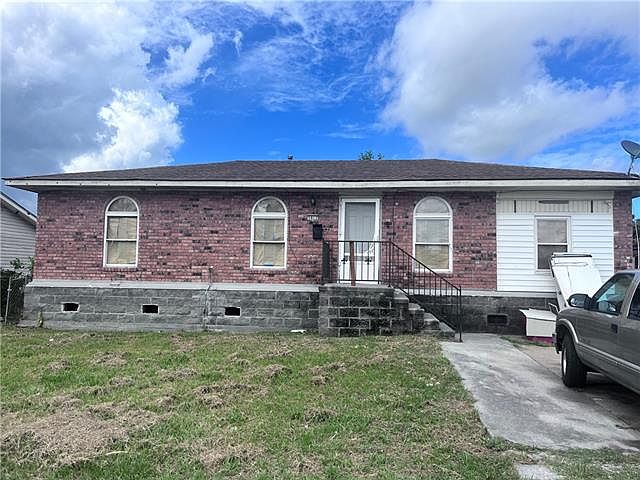 1st image of 5812 Segnette Dr