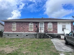 5812 Segnette Dr, Marrero, LA 70072